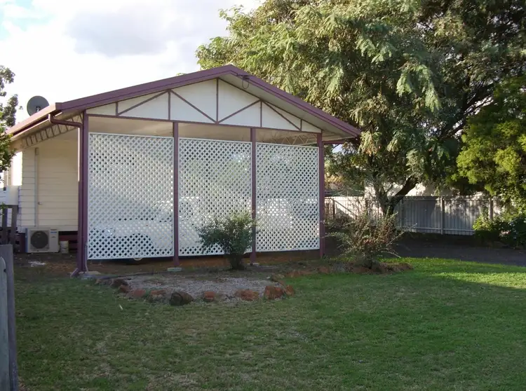10 Leichhardt Avenue, Dalby QLD 4405
