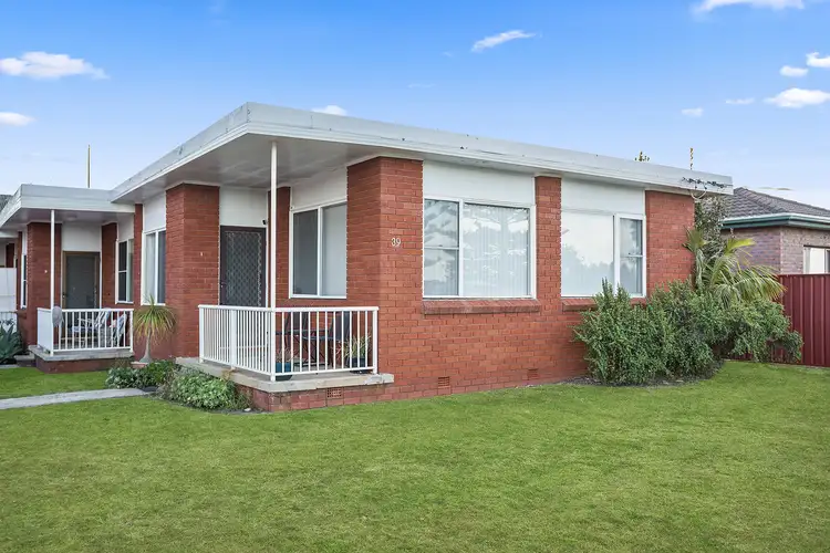 Main view of Homely unit listing, 1/39 Reddall Parade, Lake Illawarra NSW 2528