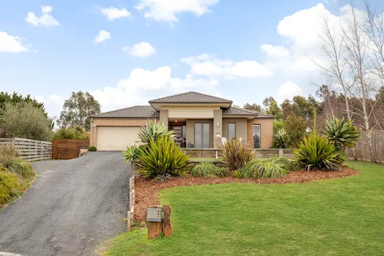 24 Clover Court, Romsey VIC 3434