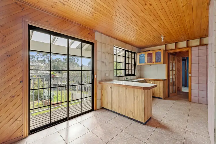 10 Radium Avenue, Hepburn Springs VIC 3461