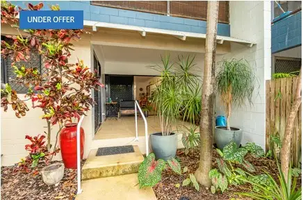 2/14 Morehead Street