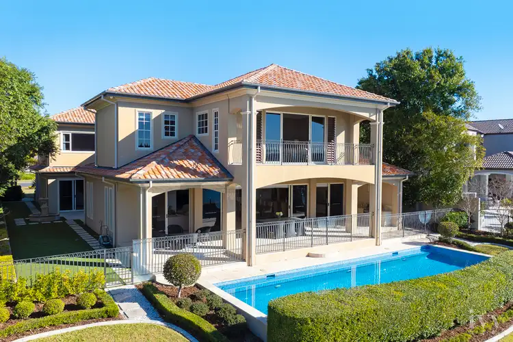 3112 Riverleigh Drive, Hope Island QLD 4212