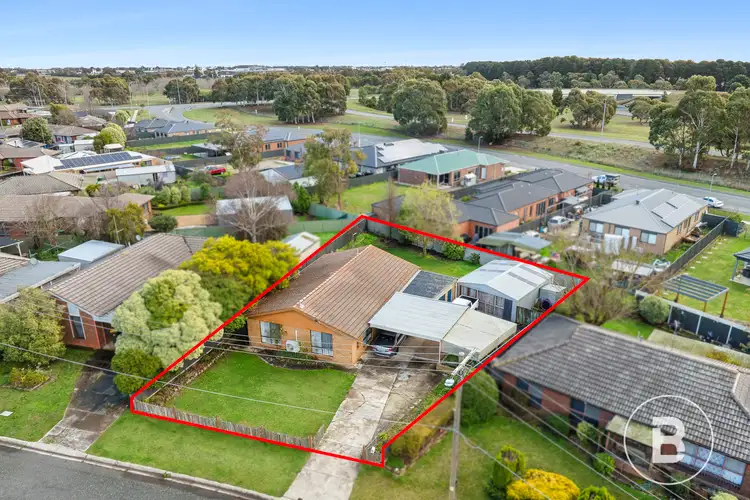 10 Ealing Avenue, Wendouree VIC 3355