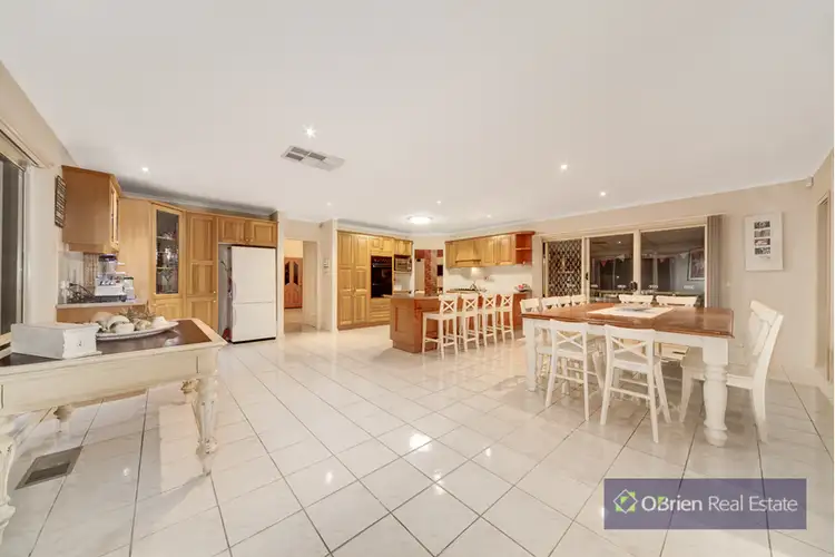 Second view of Homely house listing, 3 Durrant Place, Endeavour Hills VIC 3802