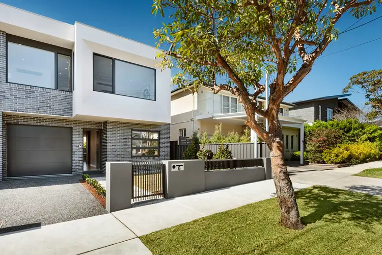 6 Riverview Street