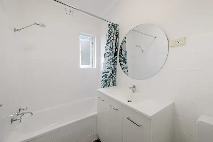 Fifth view of Homely unit listing, 4/48 Roscoe Street, Bondi Beach NSW 2026