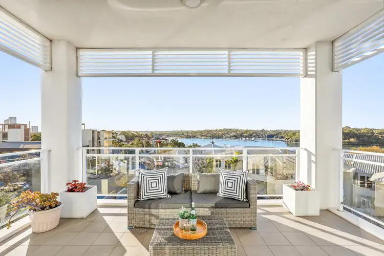 516/68 Peninsula Drive