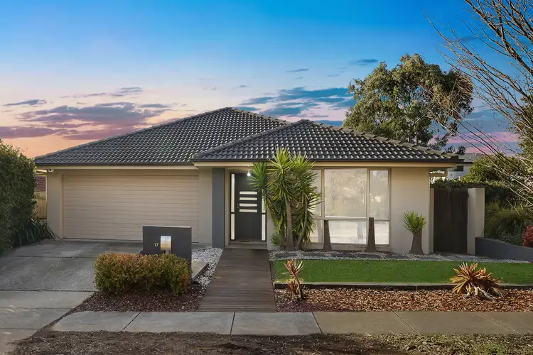 17 Barbara Jefferis Street, Franklin ACT 2913