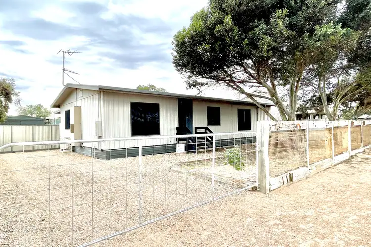 11 Railway Terrace, Thevenard SA 5690