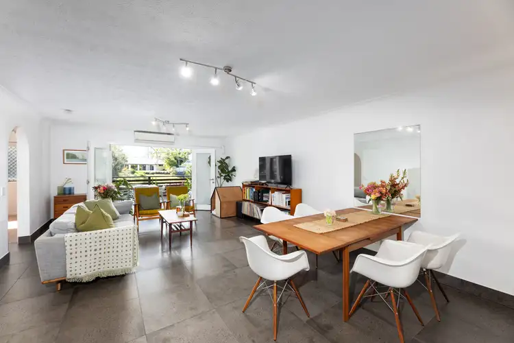 1/2 Sunbird Street, Burleigh Waters QLD 4220