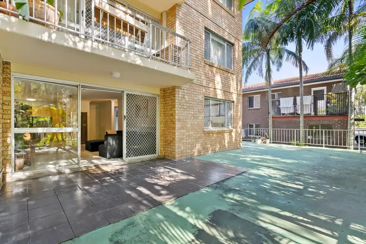 2/9 Twenty Eighth Avenue, Palm Beach QLD 4221