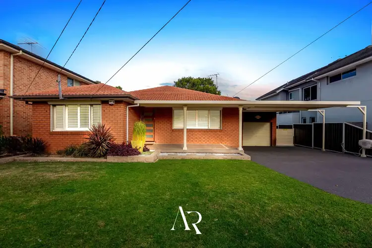 55 Caroline Crescent, Georges Hall NSW 2198