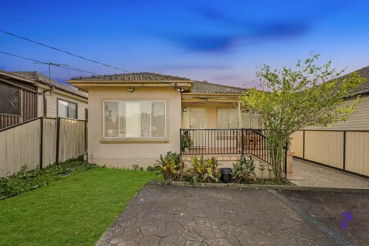 19 Fairview Street, Guildford NSW 2161