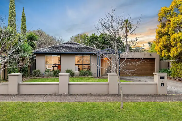 18 Grimes Avenue, Taylors Lakes VIC 3038
