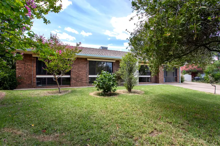 10 Coolabah Crescent, Cowra NSW 2794