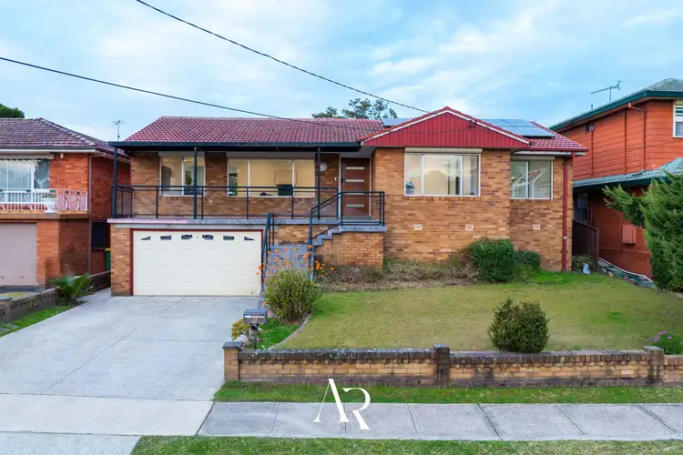 8 Amaroo Avenue, Georges Hall NSW 2198