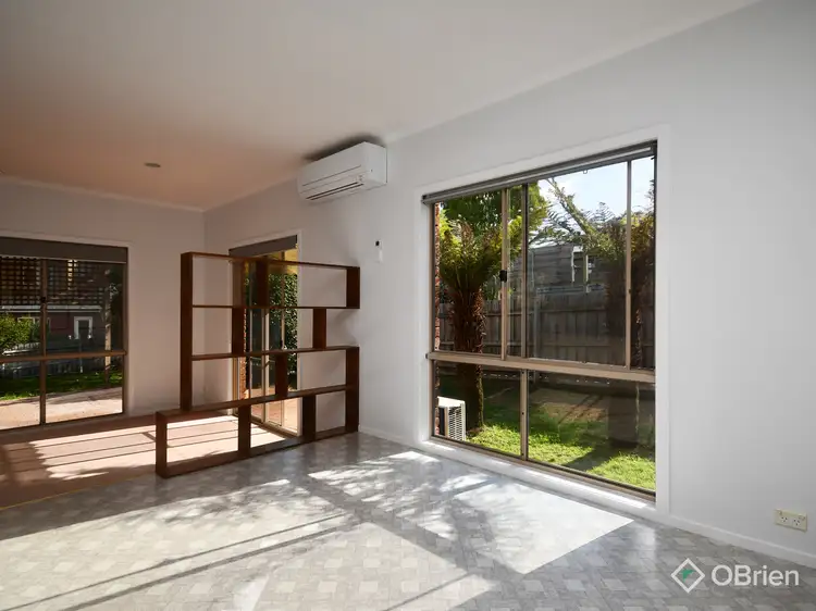 Fifth view of Homely house listing, 4 Hugh Court, Bairnsdale VIC 3875