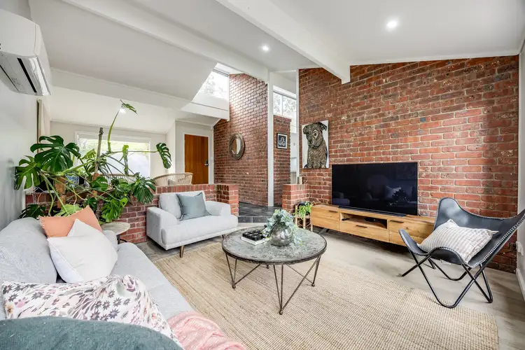 2 Hill View Road, Bridgewater SA 5155