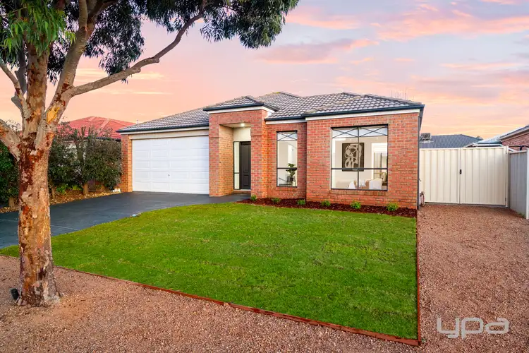 Second view of Homely house listing, 6 Daintree Retreat, Caroline Springs VIC 3023