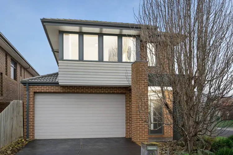 18 Trish Walk, Werribee VIC 3030