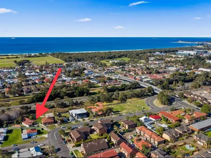 Main view of Homely unit listing, 2/31 Daisy Street, Fairy Meadow NSW 2519