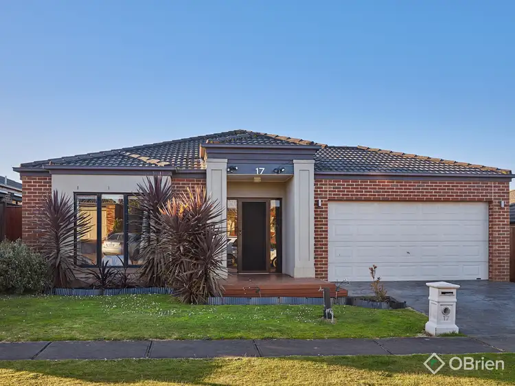 17 Lyndhurst Square, Drouin VIC 3818