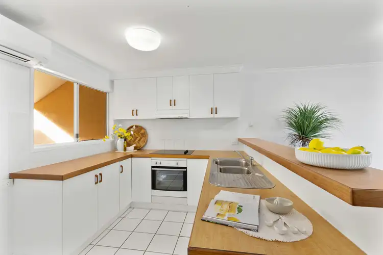 Sixth view of Homely unit listing, 9/17 Beach Road, Dolphin Heads QLD 4740