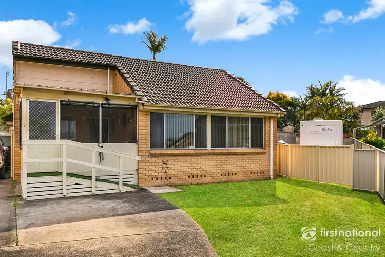 Main view of Homely villa listing, 1/3-5 Summerfield Place, Barrack Heights NSW 2528