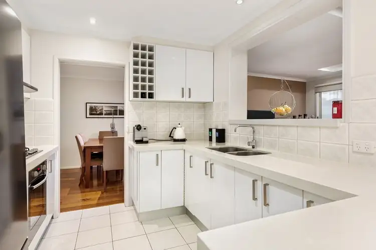 Fifth view of Homely house listing, 2 Moorgate Court, Keysborough VIC 3173