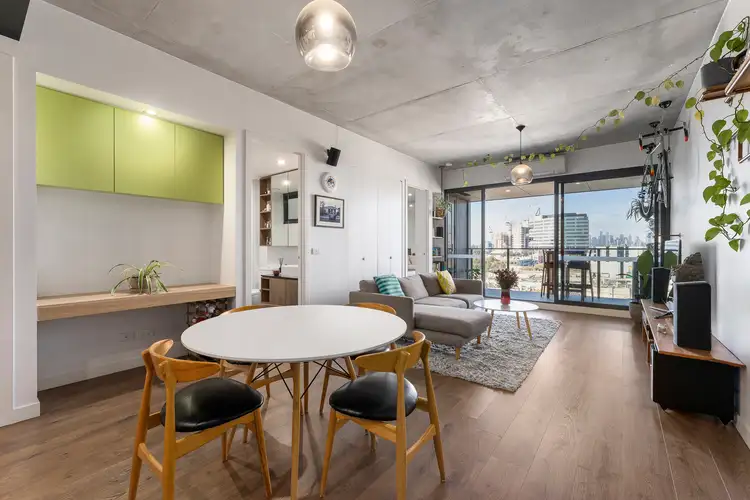 515/90 Buckley Street