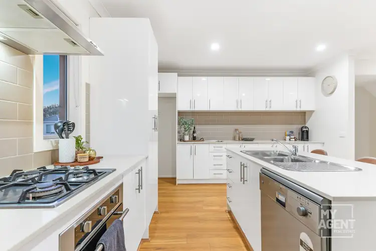 Fifth view of Homely townhouse listing, 7 Kai Close, Caroline Springs VIC 3023