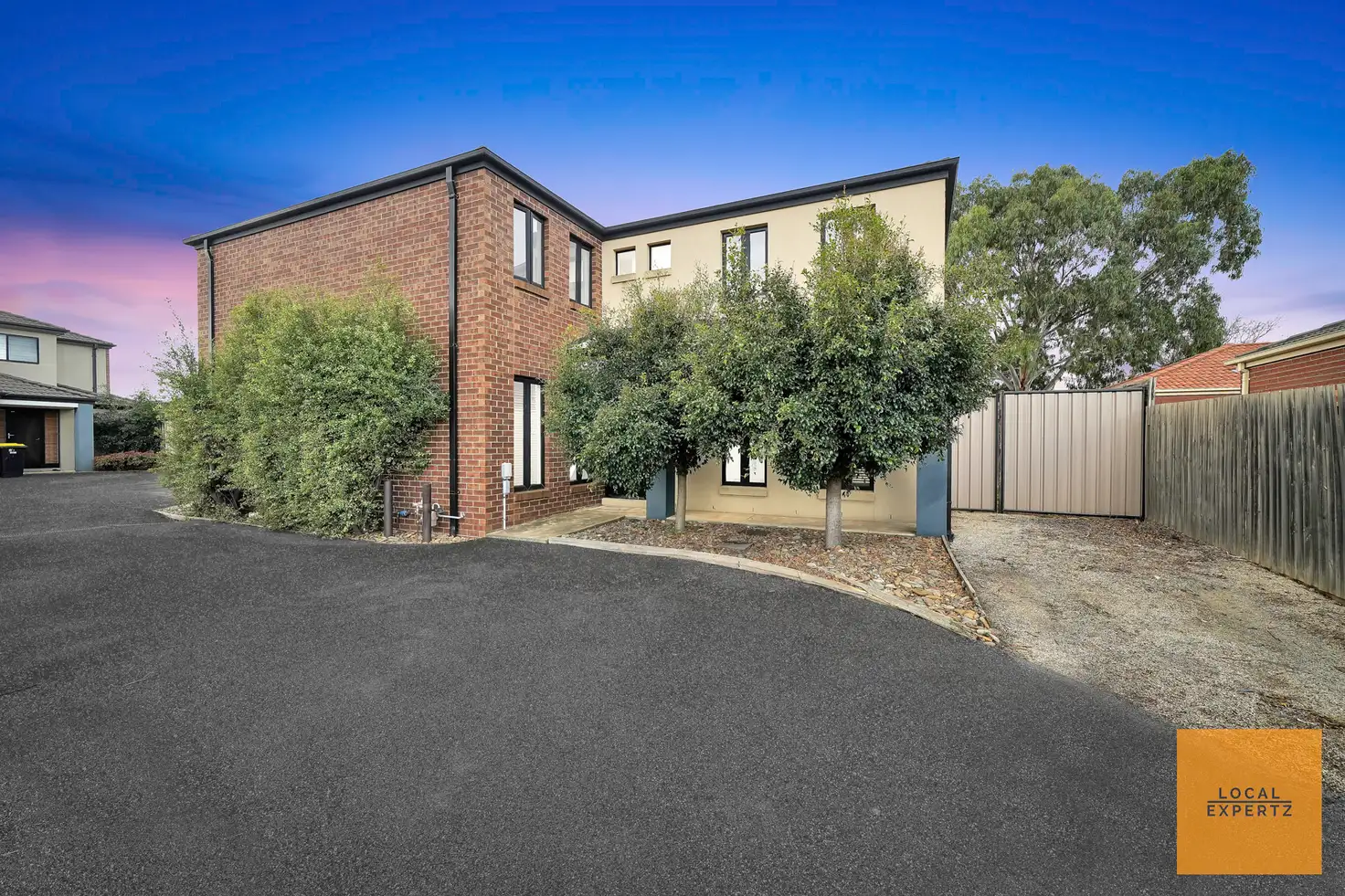 Main view of Homely house listing, 1/5 Sayvel Close, Hillside VIC 3037