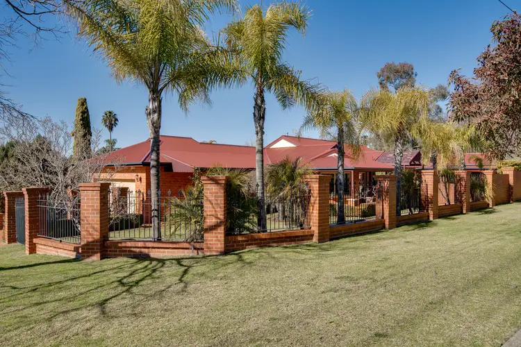 1 Watt Place, Lavington NSW 2641