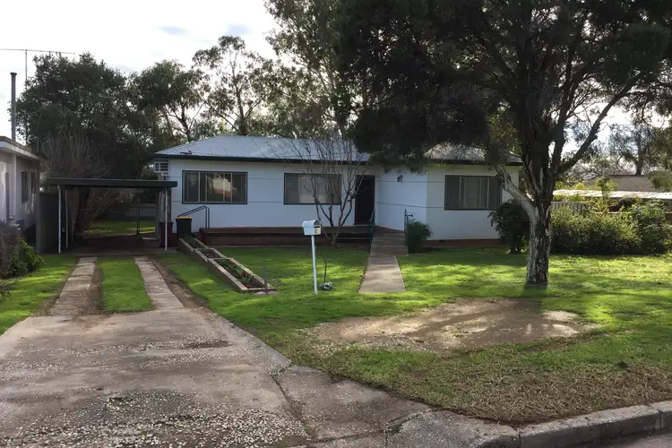 16 Newcombe Street, Cowra NSW 2794