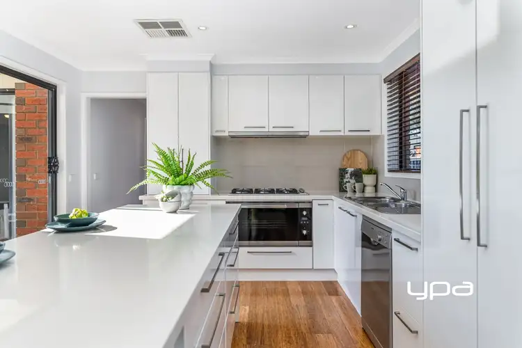 Fourth view of Homely house listing, 2 Brett Court, Sunbury VIC 3429