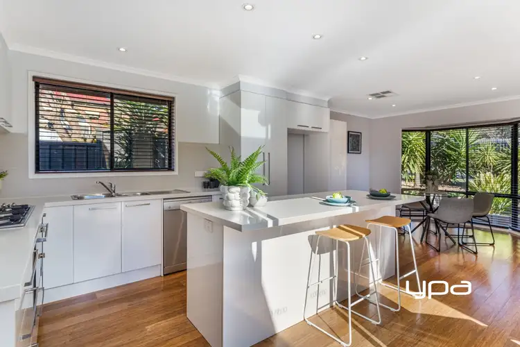 Sixth view of Homely house listing, 2 Brett Court, Sunbury VIC 3429