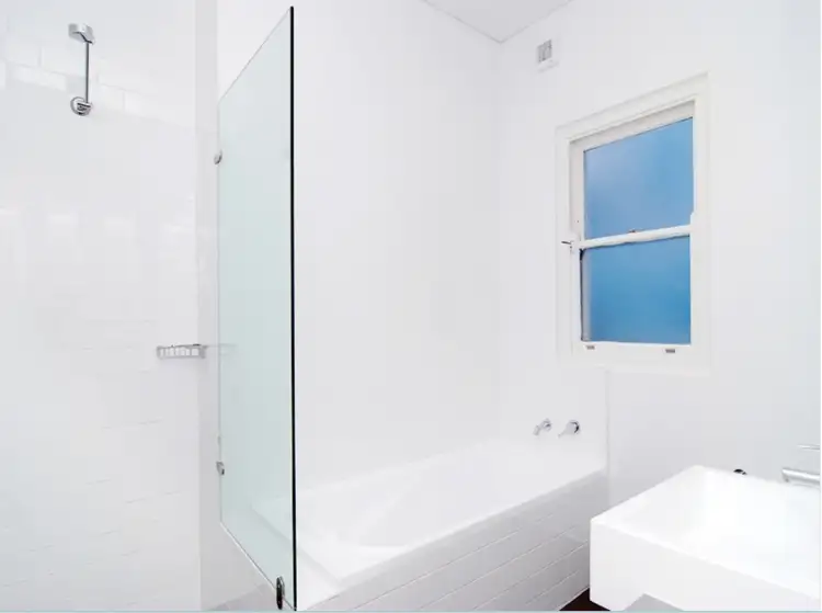 Fifth view of Homely apartment listing, 2/2 Loftus Road, Darling Point NSW 2027