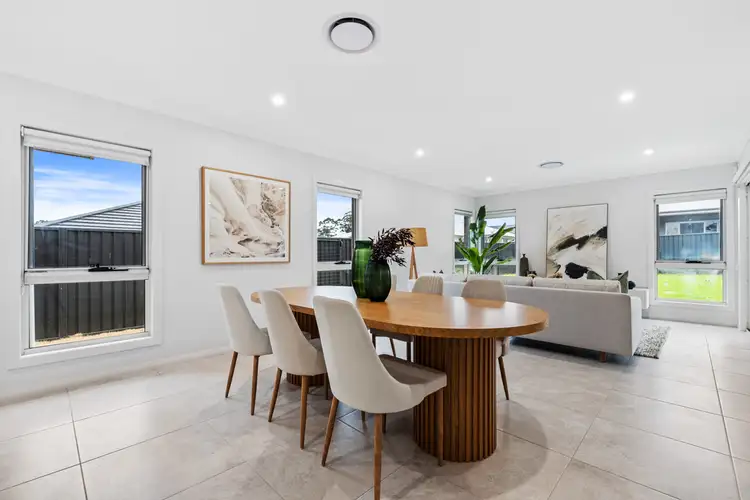 16 Burton Drive, Tahmoor NSW 2573