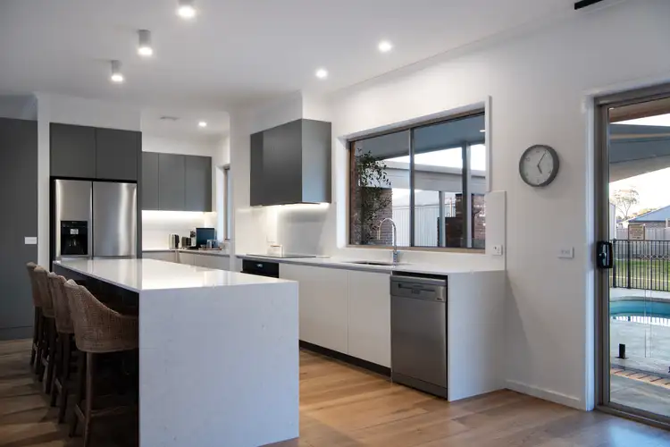 Sixth view of Homely house listing, 7 Normande Court, Ascot VIC 3551