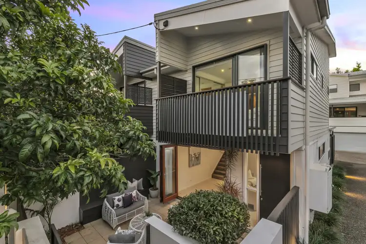 2/24 Querrin Street, Yeronga QLD 4104
