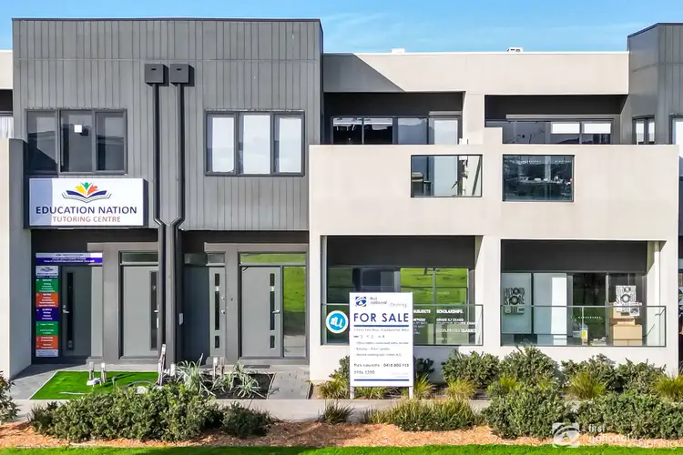 Main view of Homely townhouse listing, 5 Push Pea Way, Cranbourne West VIC 3977