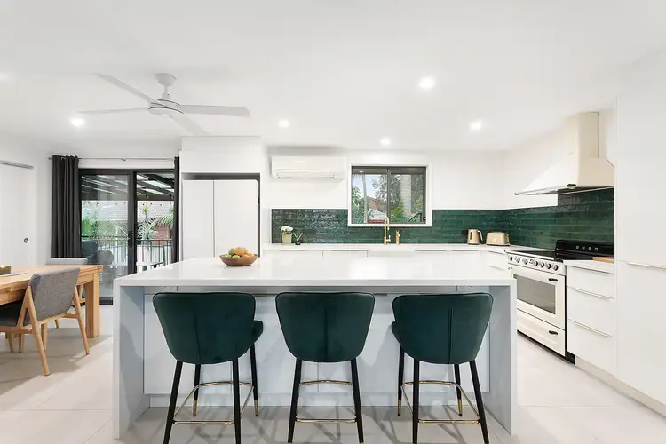 25 Cams Boulevard, Summerland Point NSW 2259