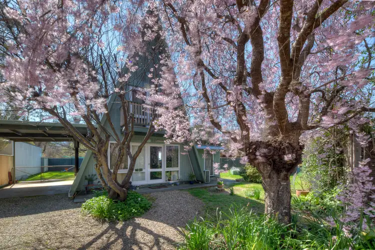 9 Butler Court, Bright VIC 3741
