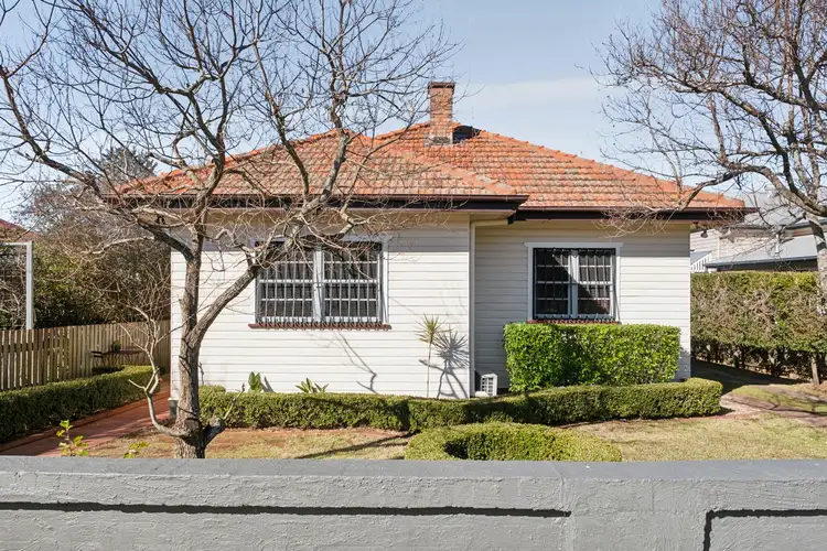 10 Helen Street