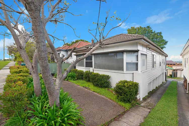 17 Edith Street, Waratah NSW 2298