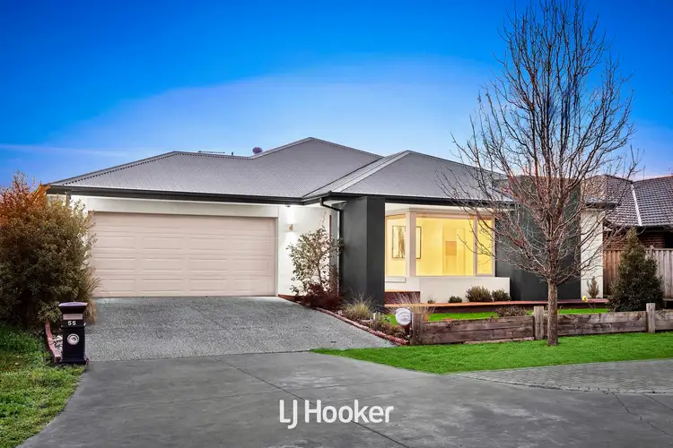 55 Charlbury Crescent, Cranbourne North VIC 3977