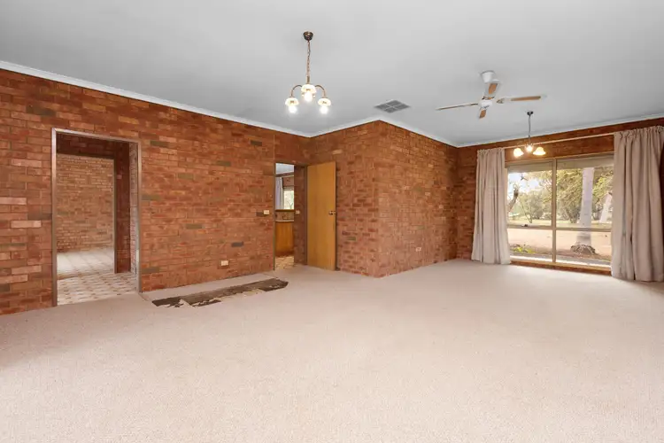 Fourth view of Homely house listing, 2 Kokoda Court, Robinvale VIC 3549