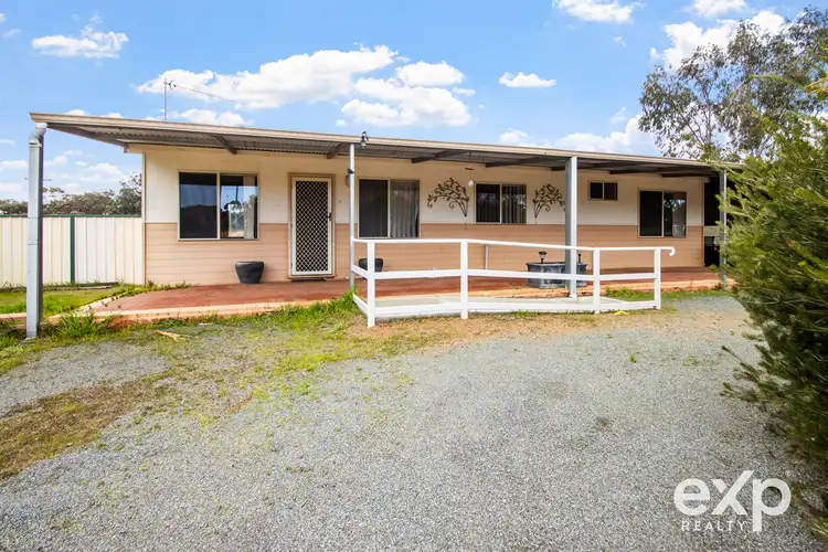 65 Alton Street, Cuballing WA 6311
