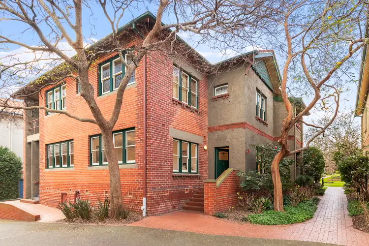 2/6 Ardoch Avenue, St Kilda East VIC 3183