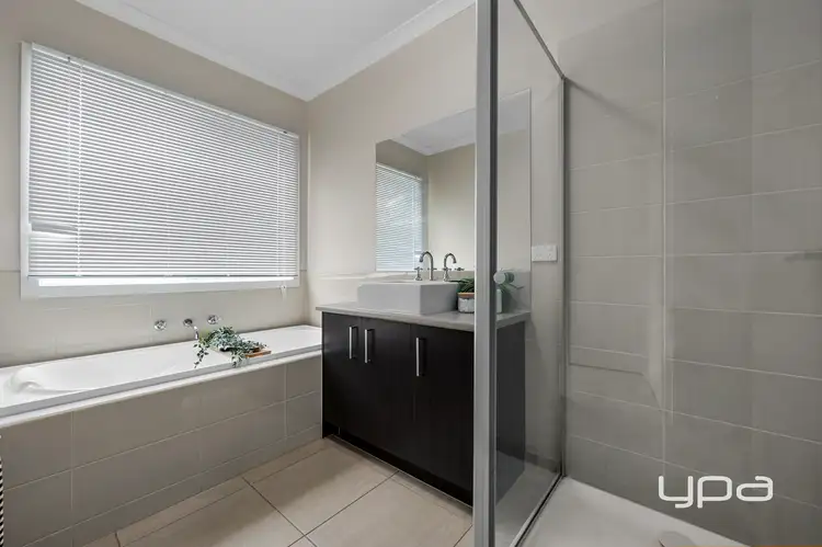 Fifth view of Homely house listing, 1/21 Fishburn Grove, Harkness VIC 3337